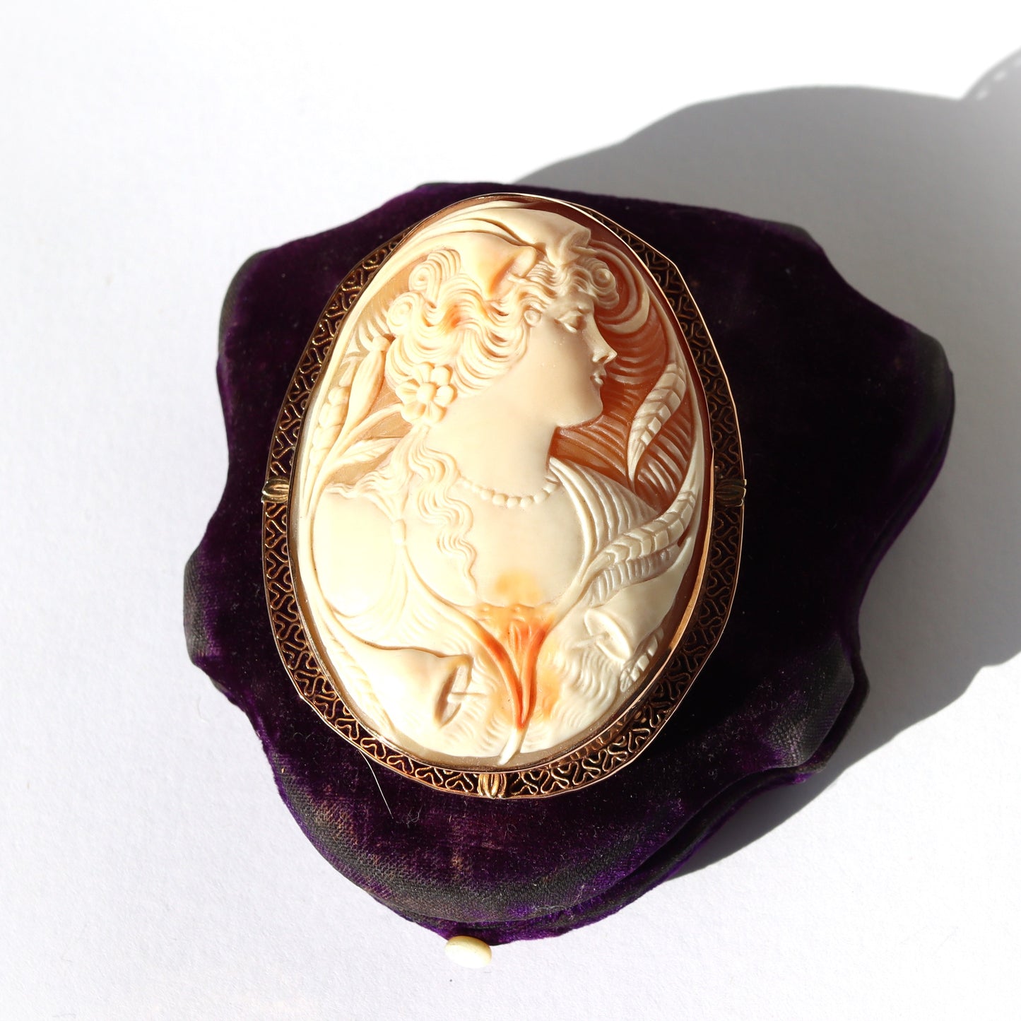 Oversize Art Nouveau 14k Gold Three Color Level Lily Flora Cameo Pendant Brooch
