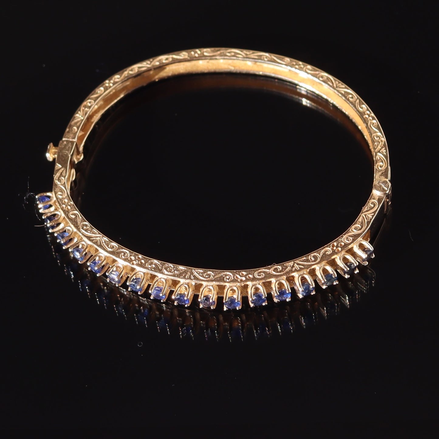 Estate 14k Yellow Gold Blue Sapphire Hinged Bangle Stacking Bracelet