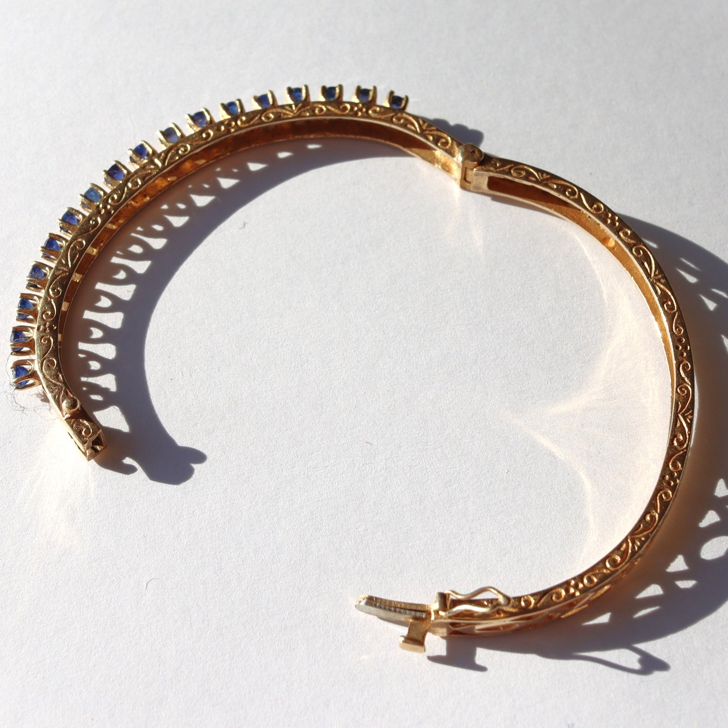 Estate 14k Yellow Gold Blue Sapphire Hinged Bangle Stacking Bracelet