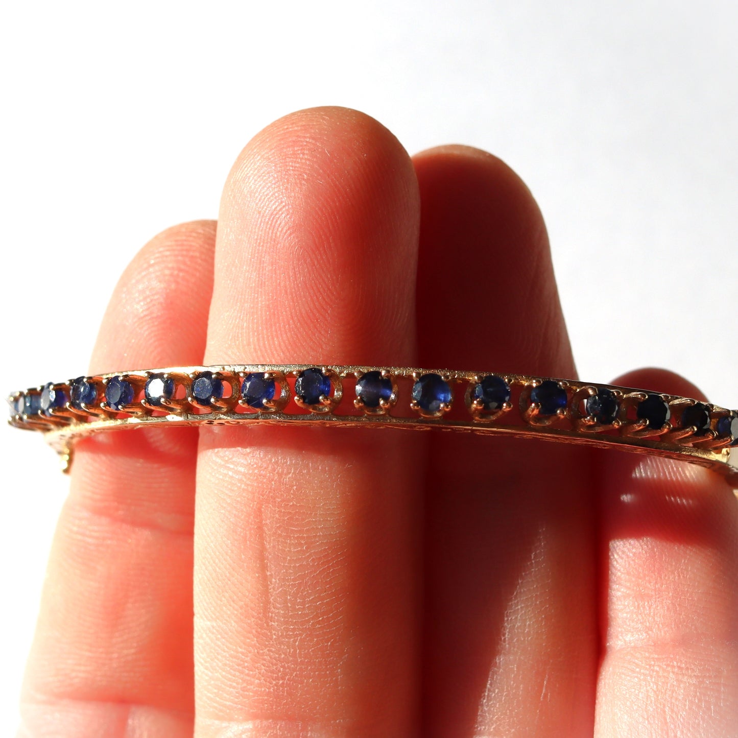 Estate 14k Yellow Gold Blue Sapphire Hinged Bangle Stacking Bracelet