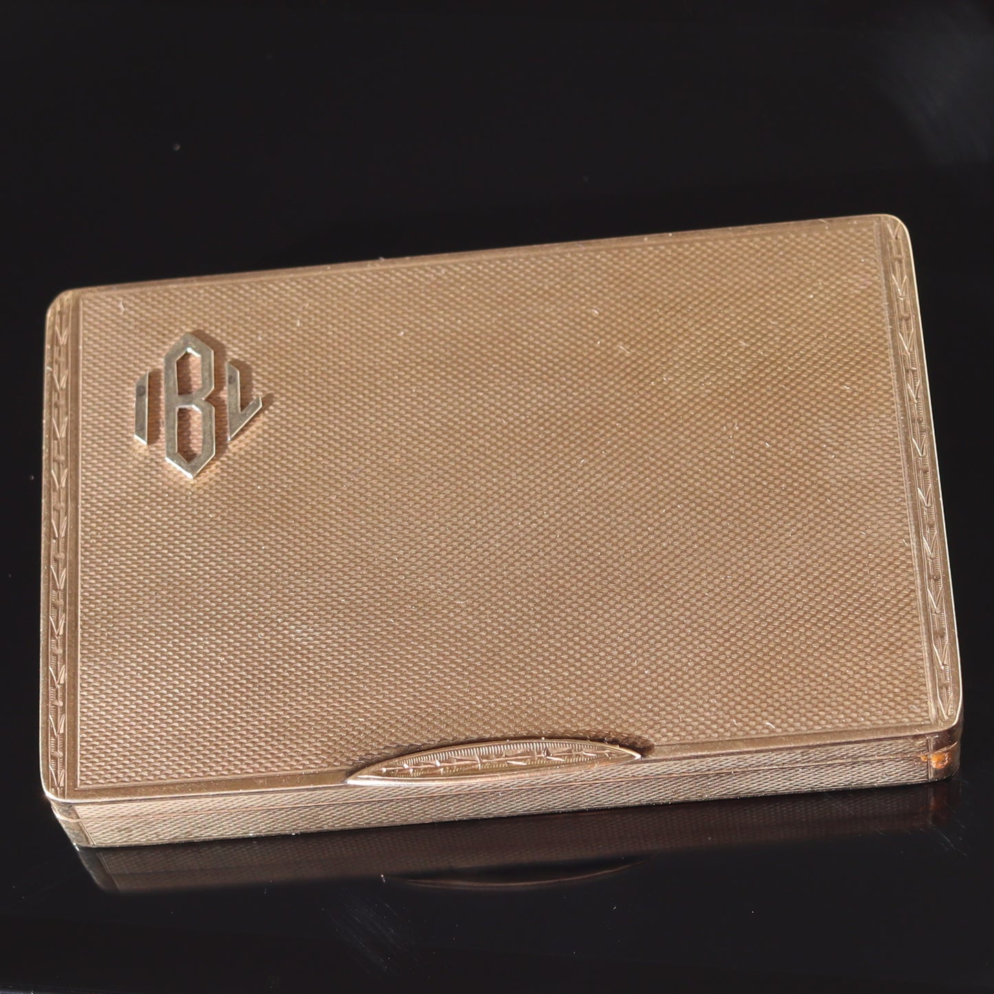 British Art Deco 1912 9ct Gold Engine Turned Snuff Box maker: G. Edward & Son Glasgow