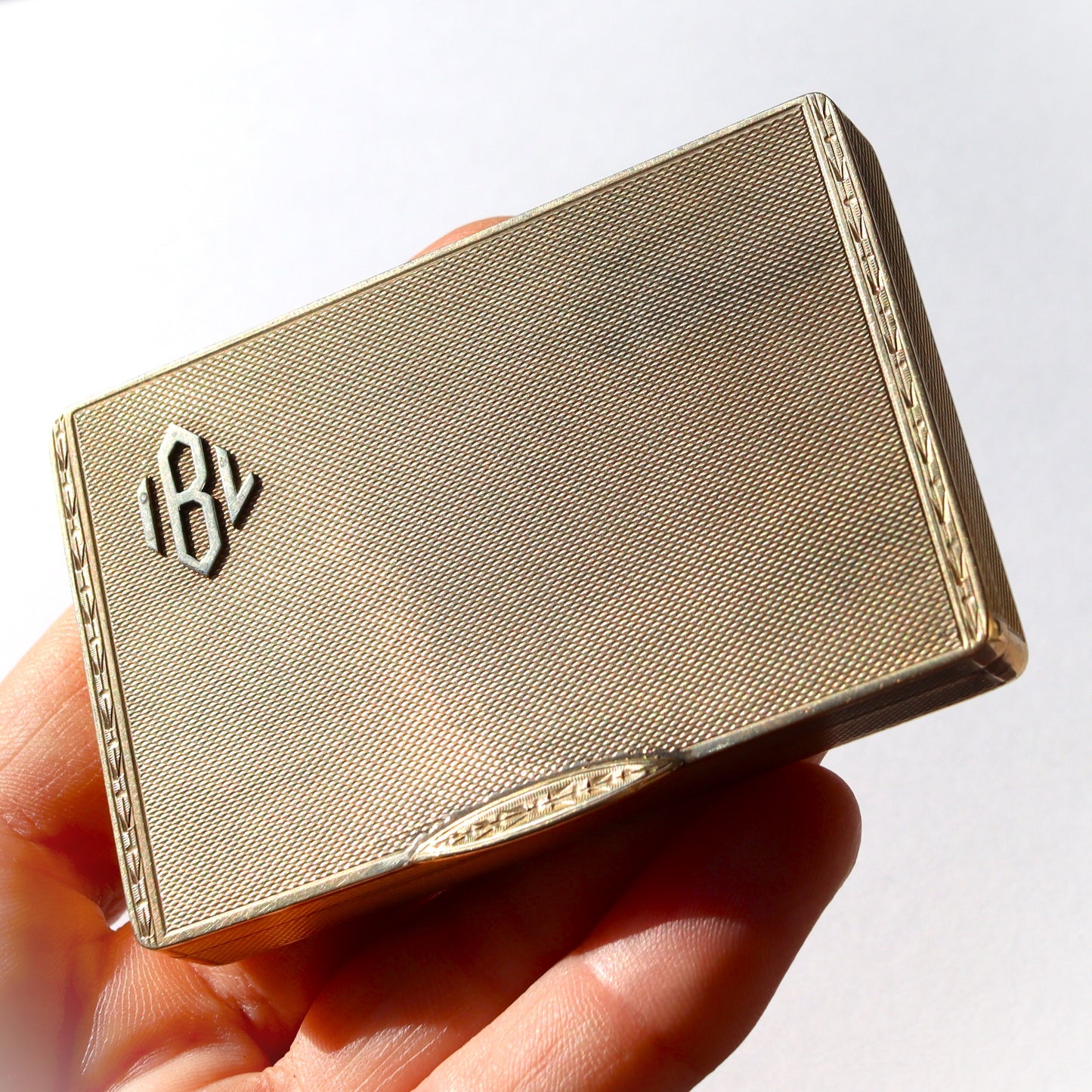 British Art Deco 1912 9ct Gold Engine Turned Snuff Box maker: G. Edward & Son Glasgow