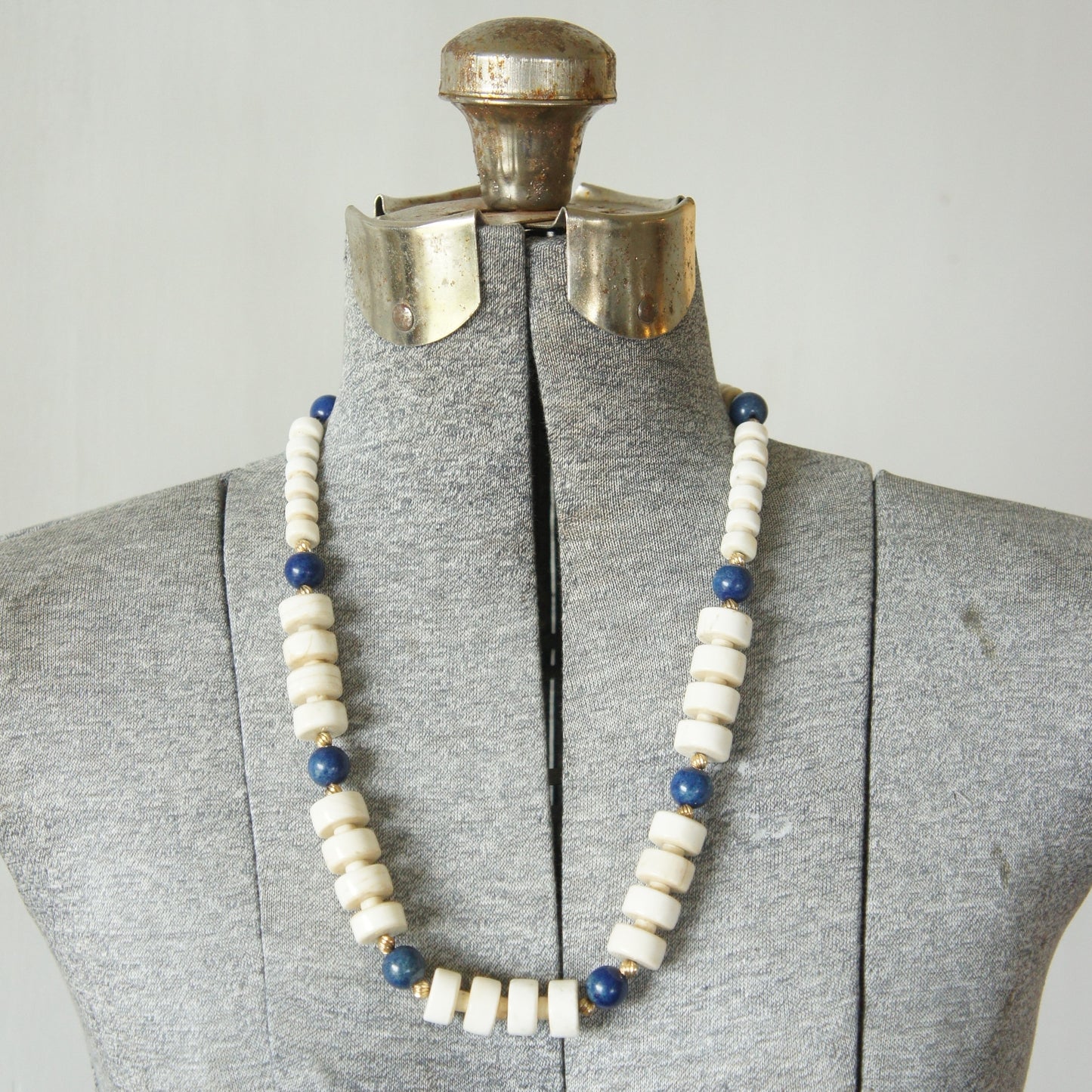 Estate Chinese Lapis Lazuli 10k Gold Graduated Carved Bead Necklace c1950-80