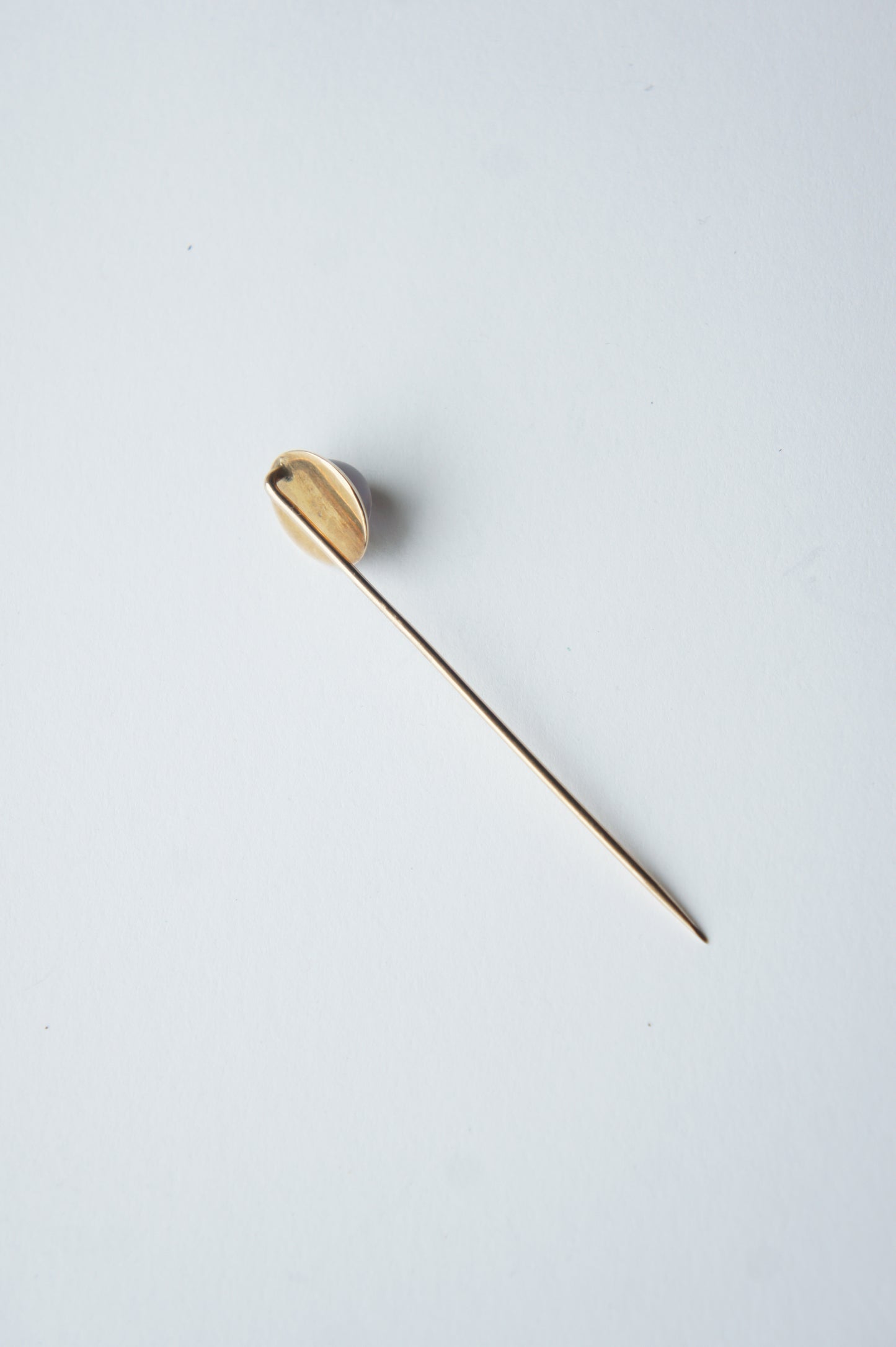 Art Deco 14k Yellow Gold Cabochon Amethyst Quartz Stick Cravat Pin