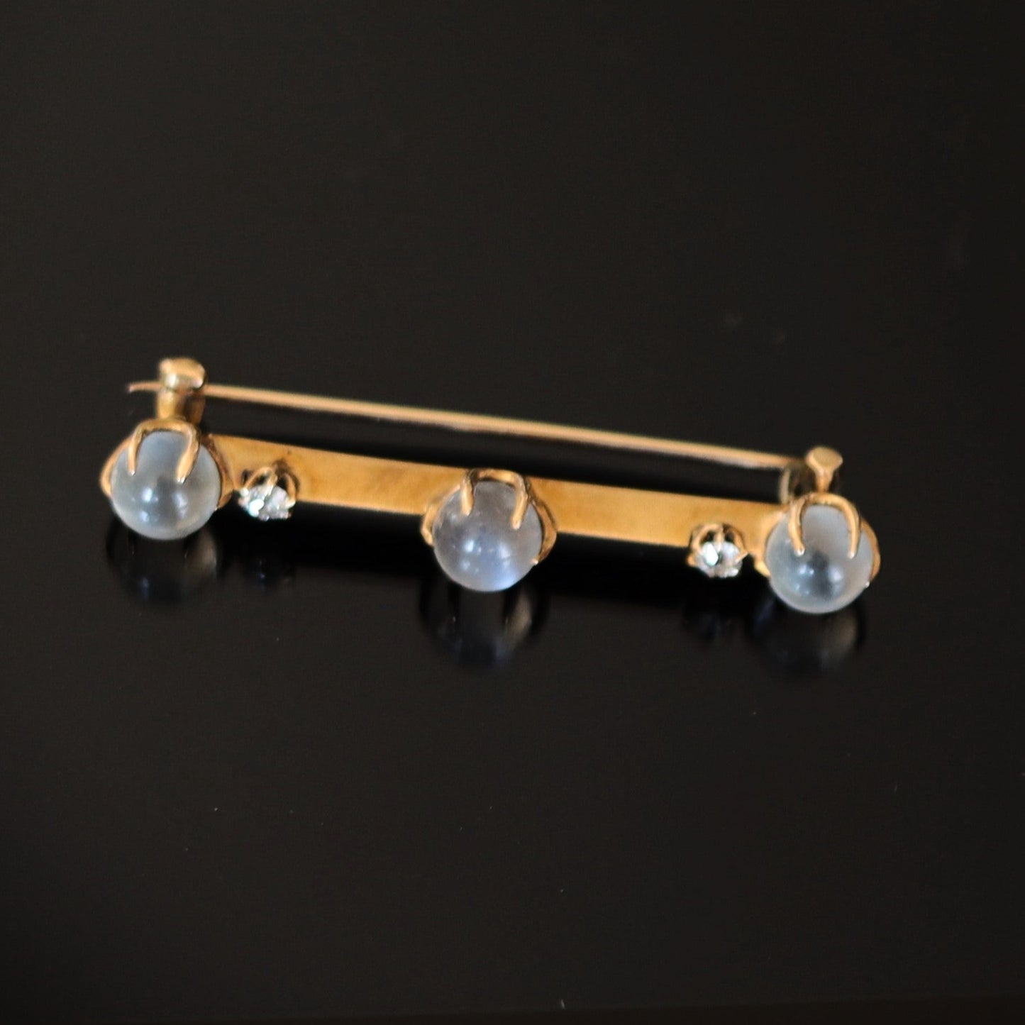 Edwardian Yellow Gold Moonstone Diamond Bar Brooch c1910