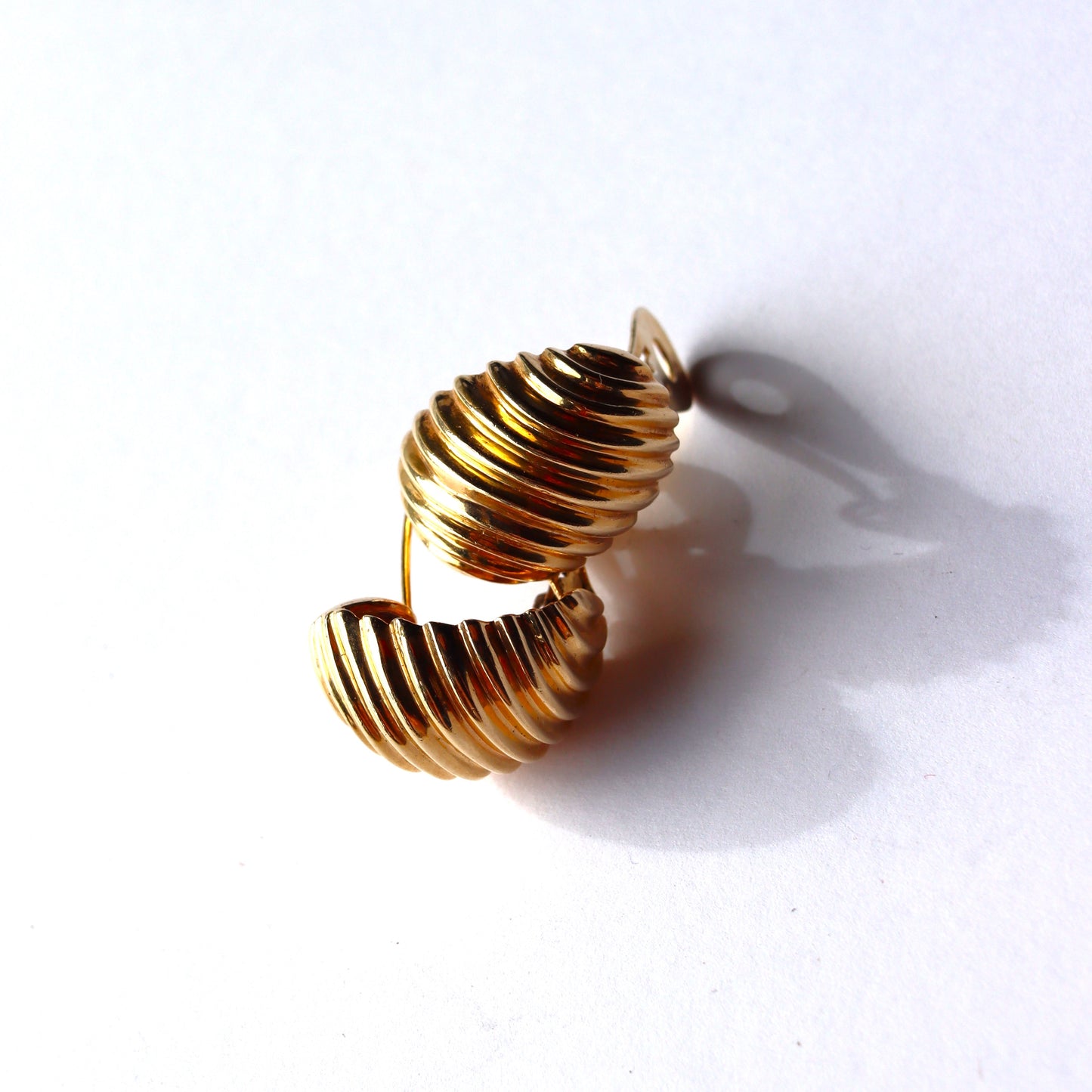 Estate Pair 14k Gold Stylized Shell Pierced Hinged Back Semi Hoop Earrings