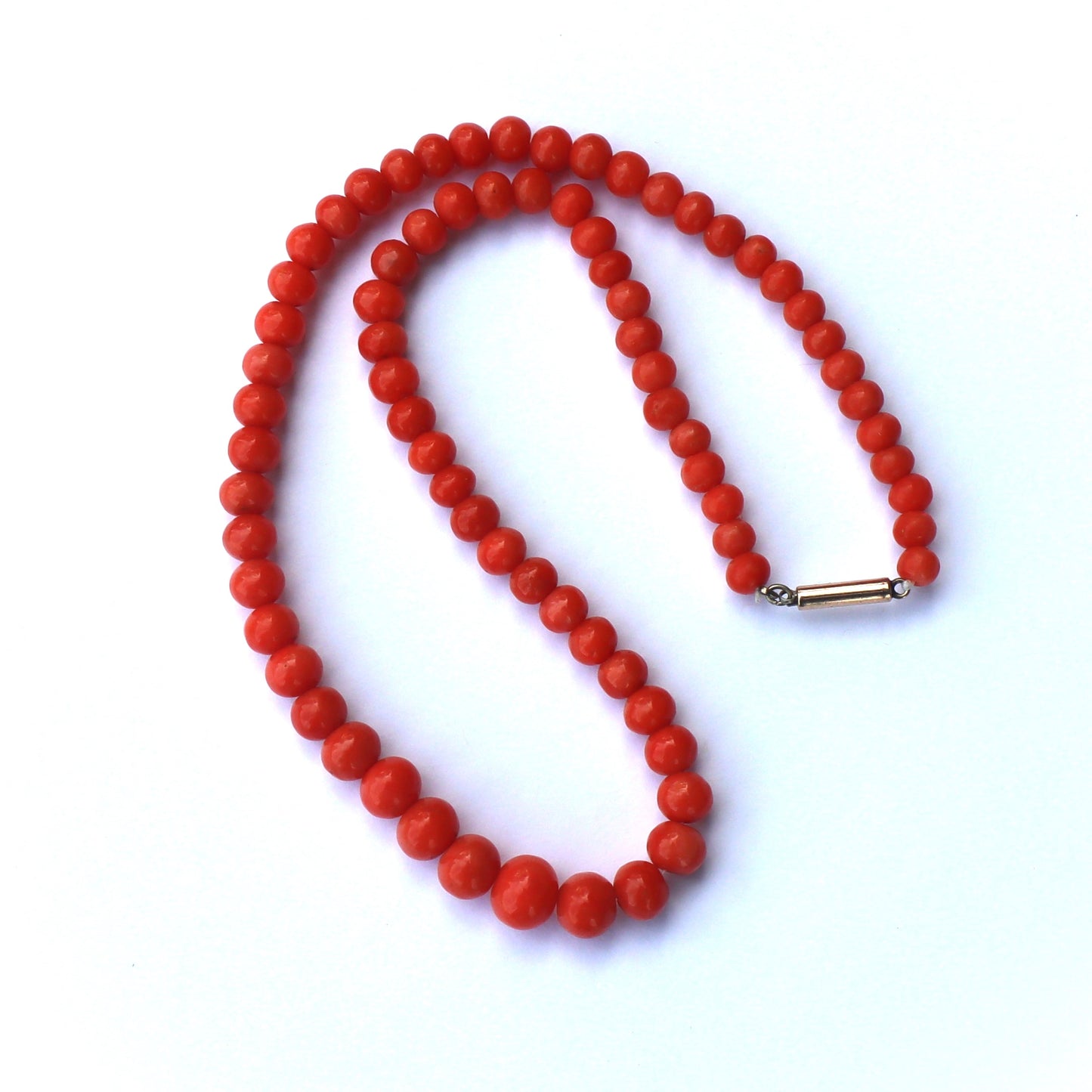 Victorian c1900 Classic Graduated Mediterranean Coral Bead Necklace Rose Gold Clasp