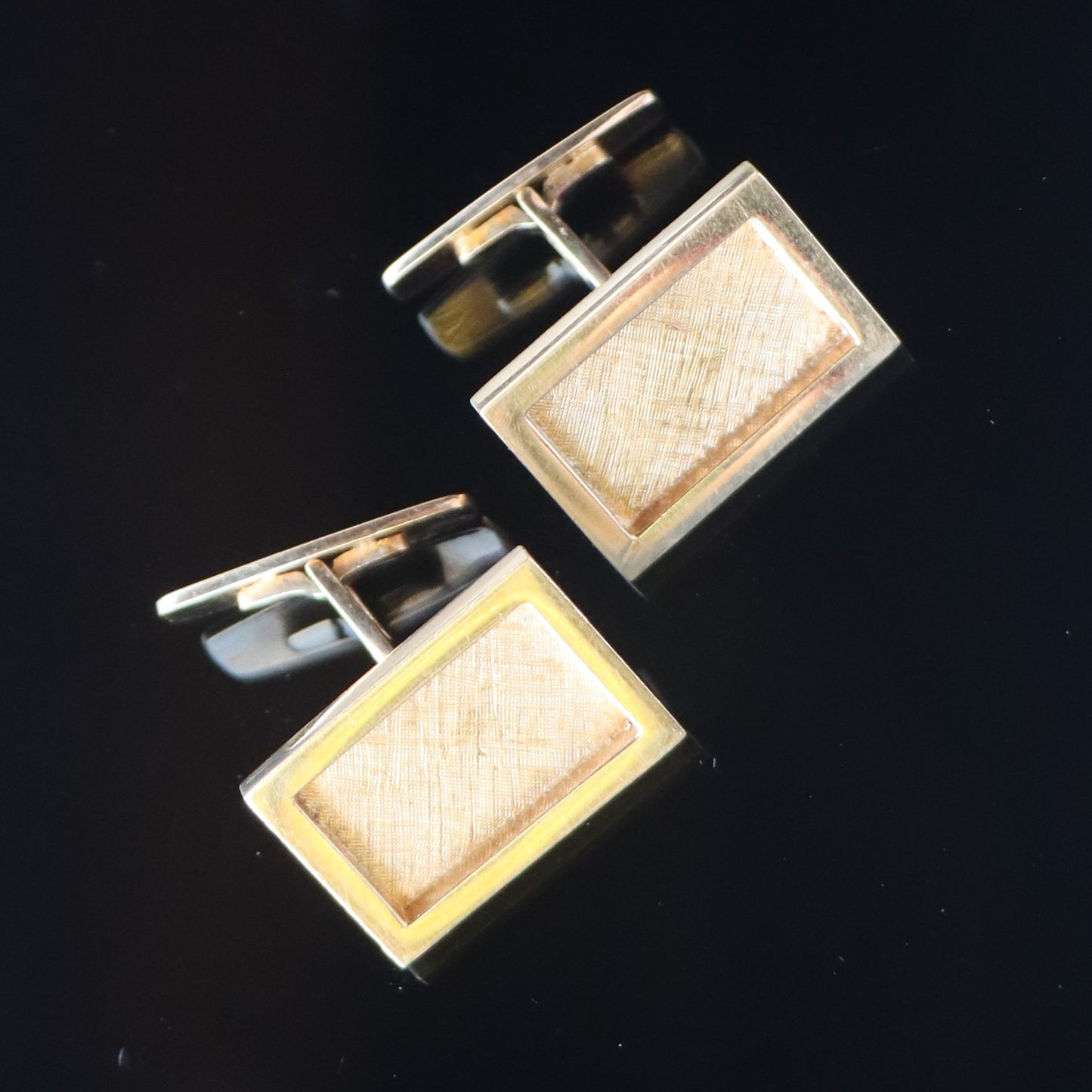 Continental 585 Yellow Gold Florentine Rectangular Mid Century Modern Cufflinks