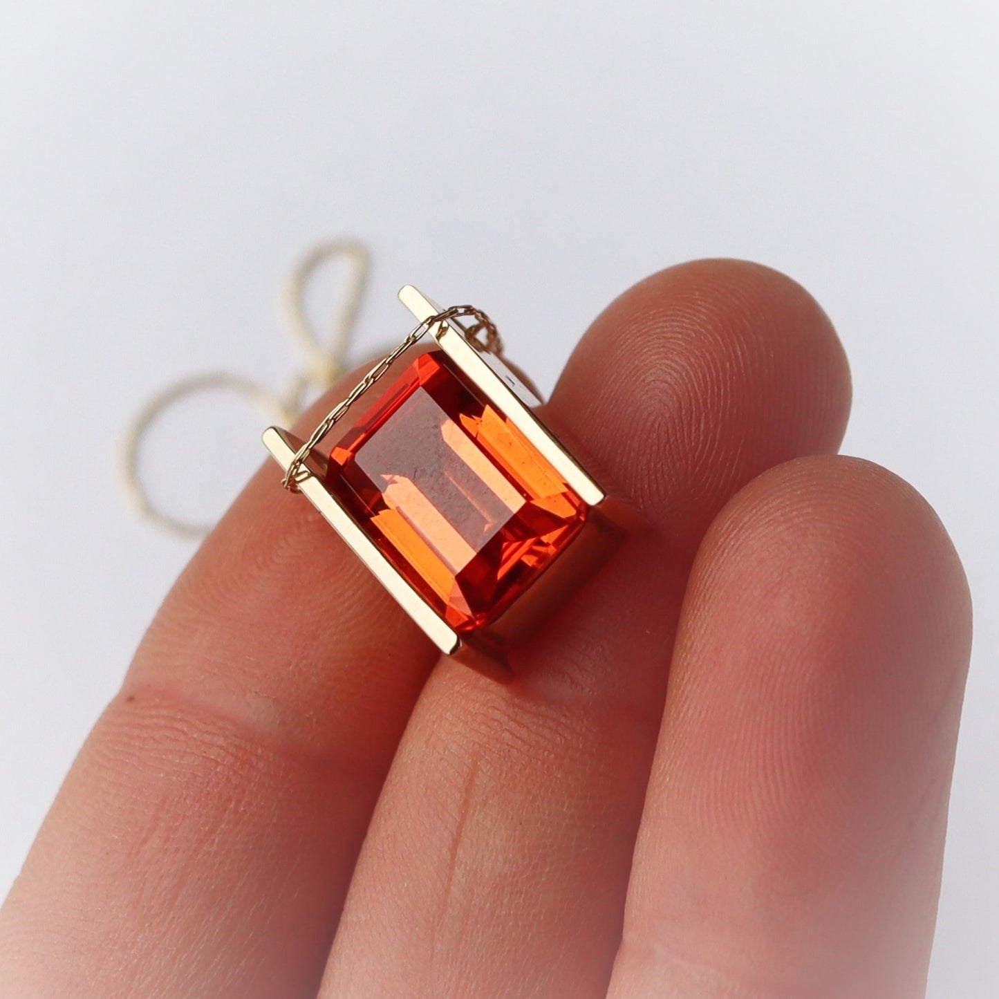 Vintage 10k Gold Orange Lab Created Sapphire CID Clyde Duneier Pendant Necklace