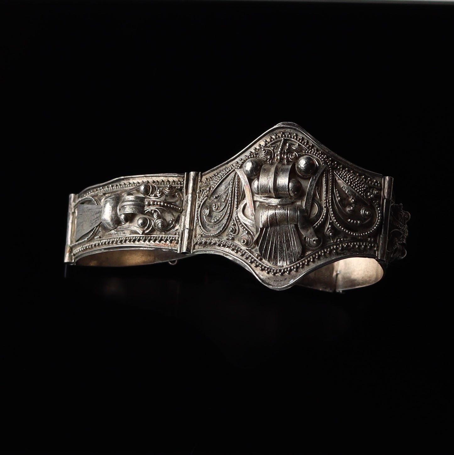 Vintage Bali Java Indonesian Sura Sterling Silver Filigree Dragon Cuff Bracelet