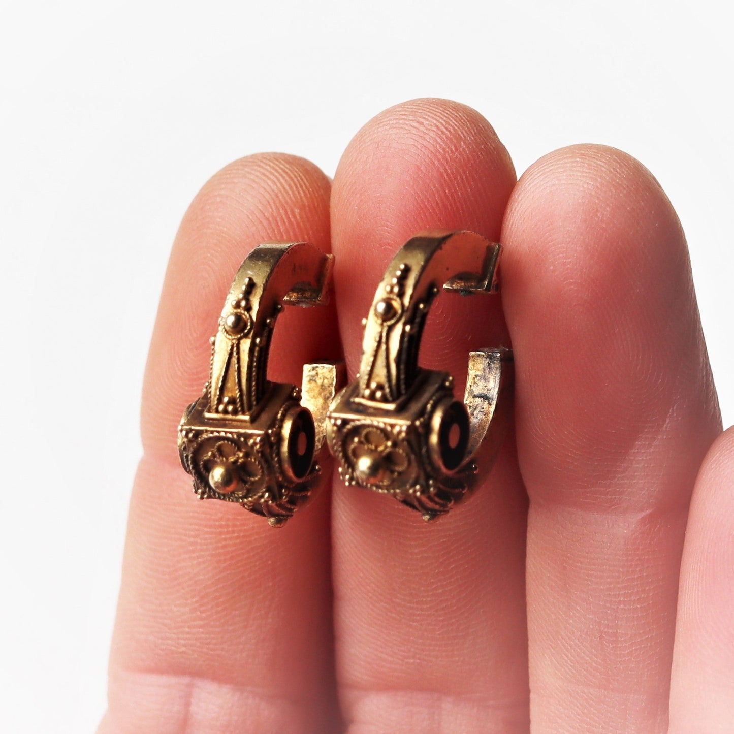 Victorian Etruscan Revival Gold Hoop Pierced Earrings c1880