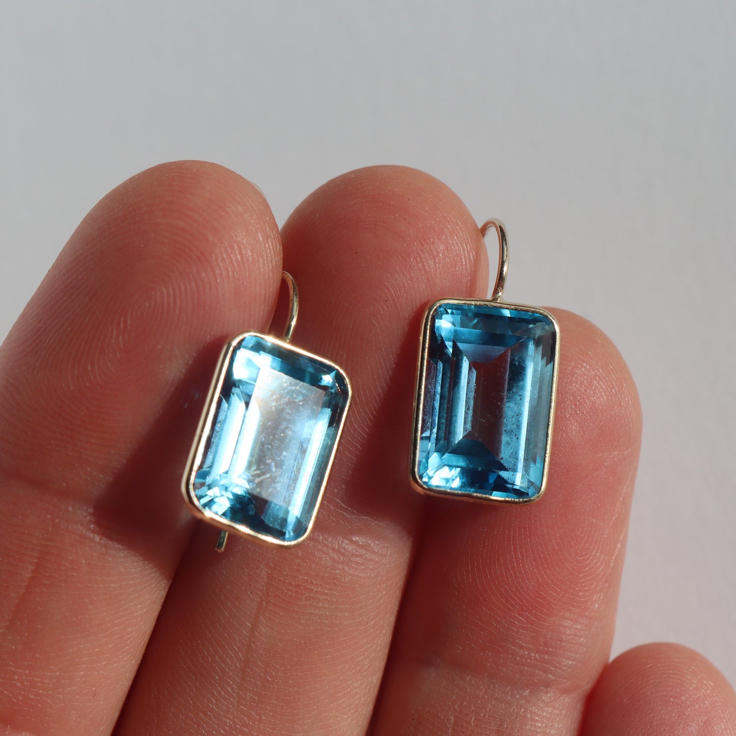 Estate 14k Yellow Gold Emerald Cut 16ct tw Blue Topaz Pierced Earrings