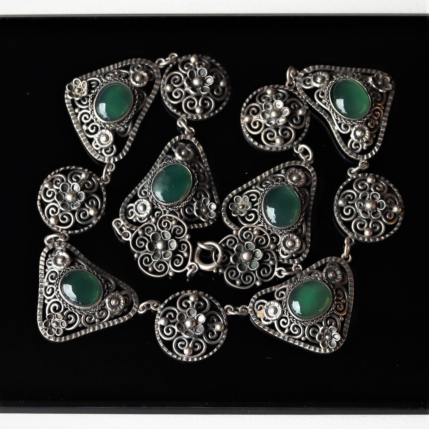 Vintage Continental Sterling Silver Chrysoprase Filigree Panel Collar Necklace