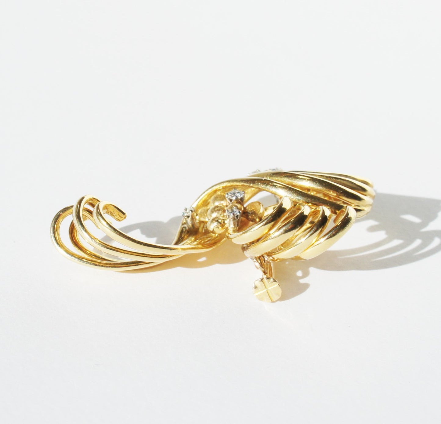 Art Deco 14k Gold Continental Diamond Ribbon Scroll Coat Brooch c1930 26gr