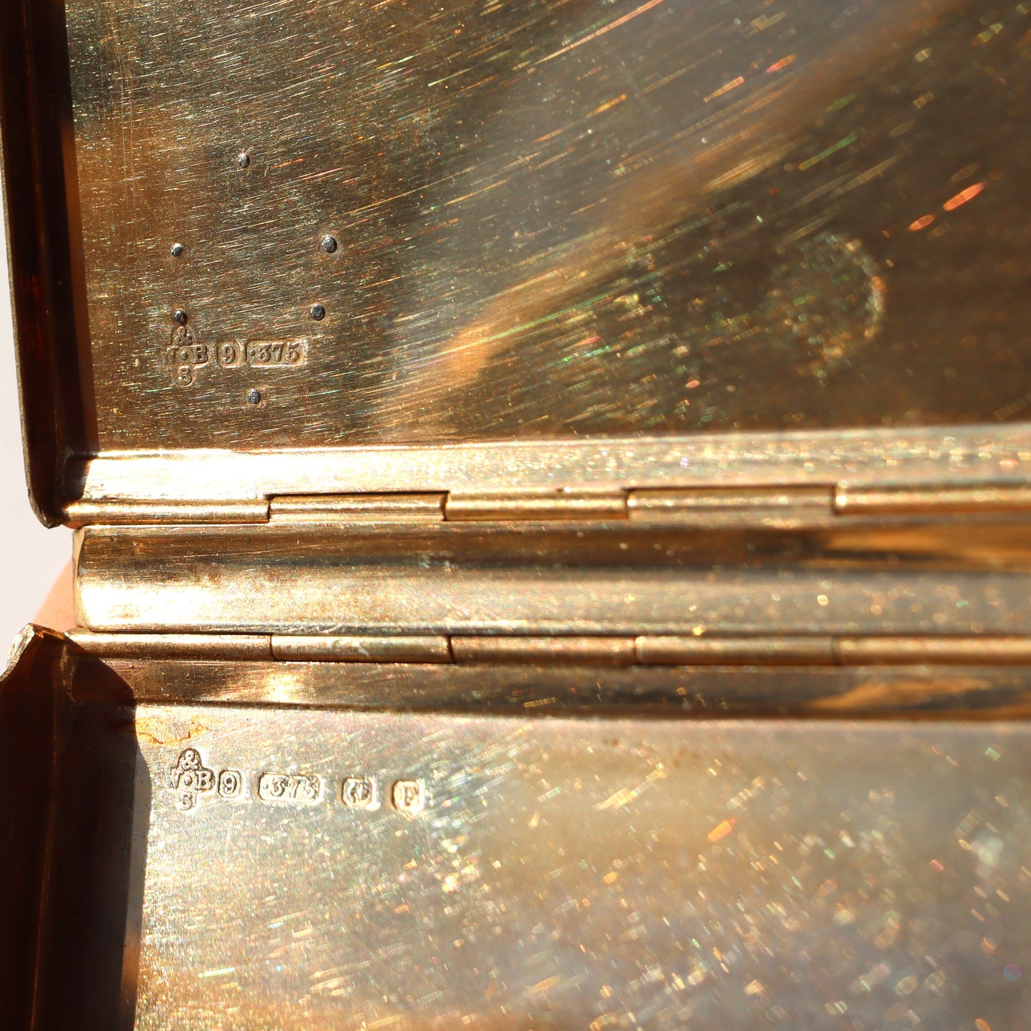 British Art Deco 1912 9ct Gold Engine Turned Snuff Box maker: G. Edward & Son Glasgow