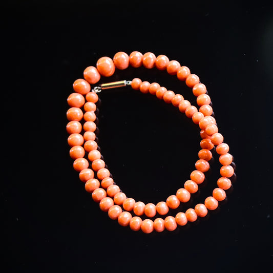 Victorian c1900 Classic Graduated Mediterranean Coral Bead Necklace Rose Gold Clasp