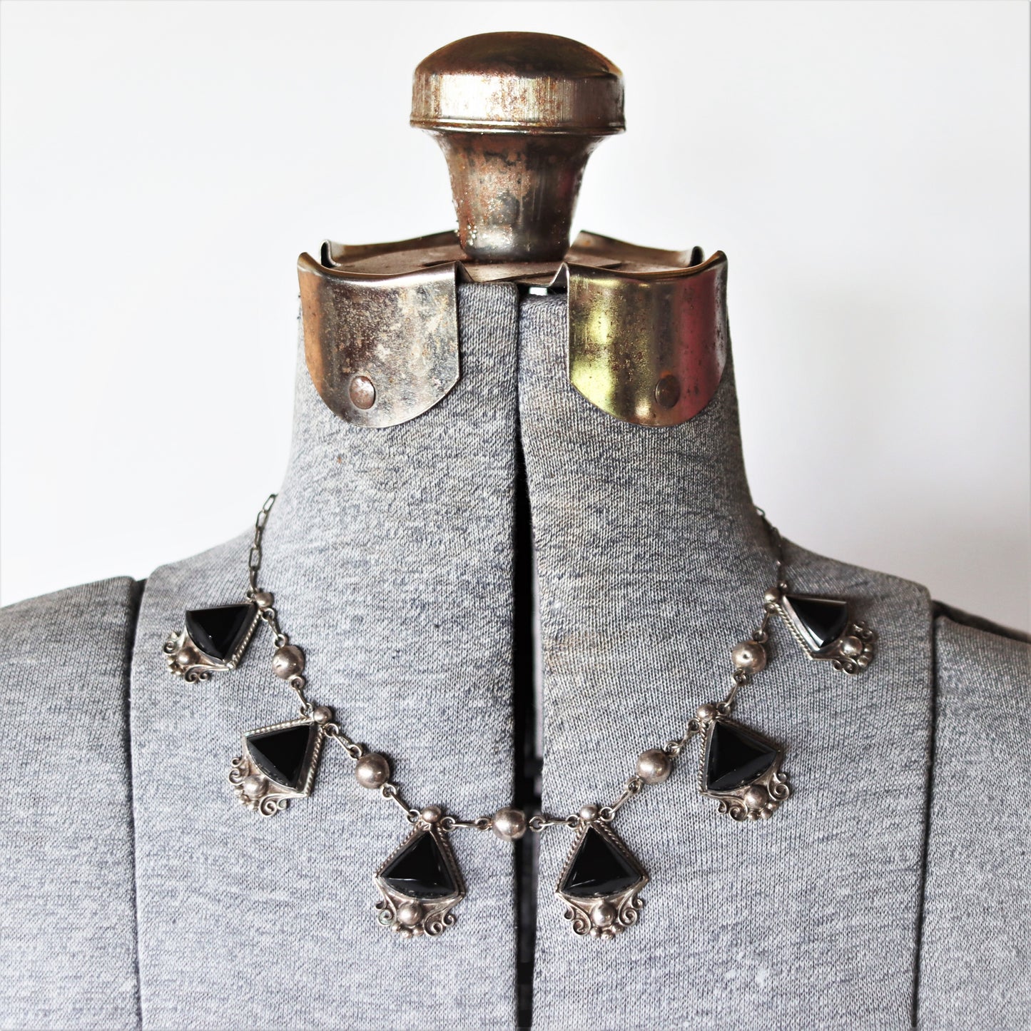 Vintage Mexico Sterling Silver Fancy Cut Black Onyx Pendant Drop Necklace