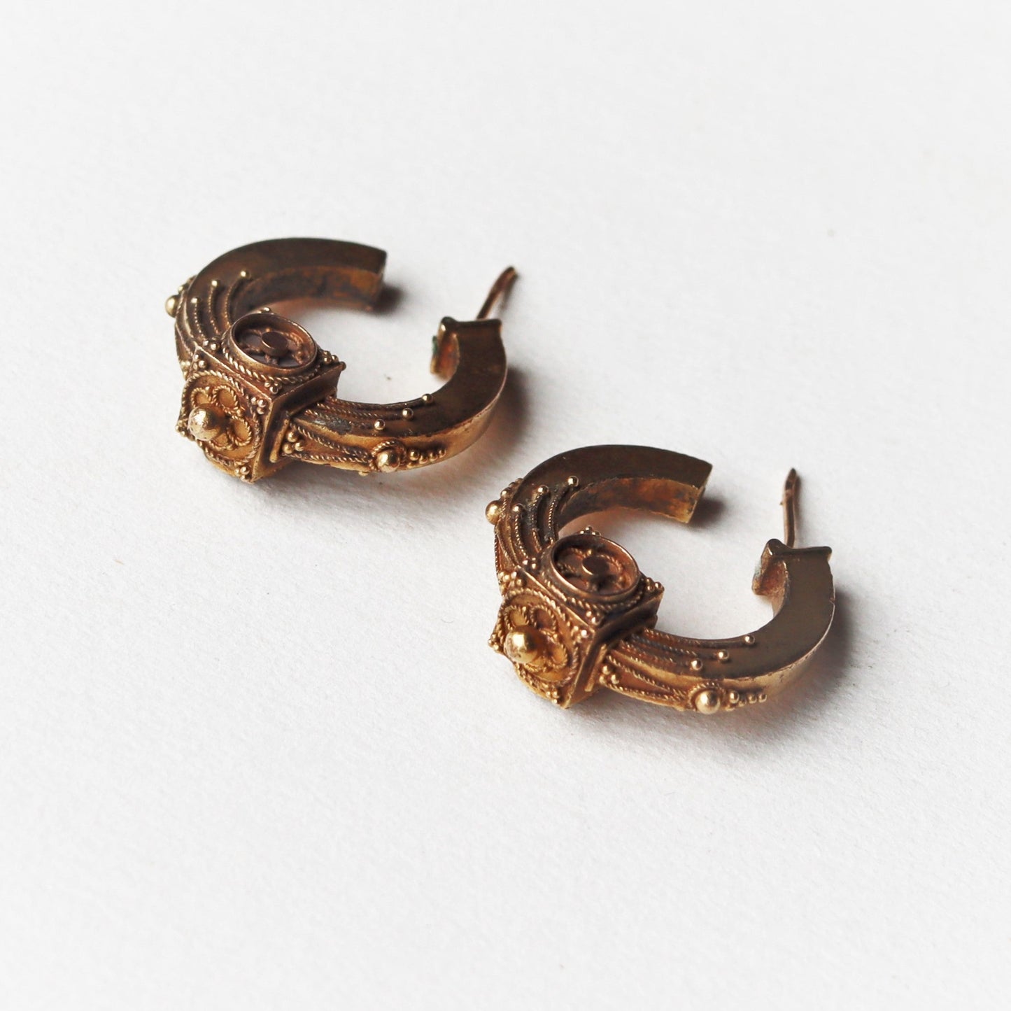 Victorian Etruscan Revival Gold Hoop Pierced Earrings c1880